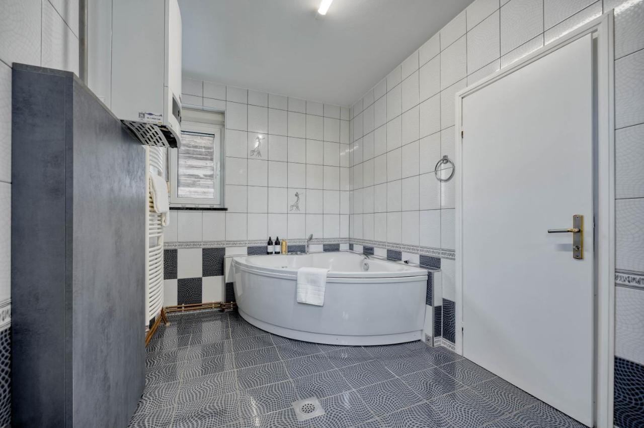 Astarea - Luxe Penthouse In Nature - Jacuzzi - Free Private Parking - Terrace & Balcony - Peace Ζάγκρεμπ Εξωτερικό φωτογραφία