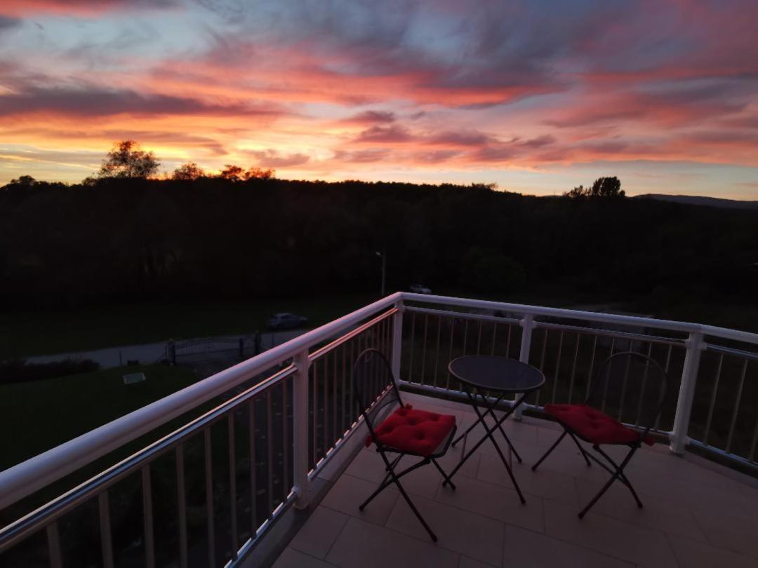 Astarea - Luxe Penthouse In Nature - Jacuzzi - Free Private Parking - Terrace & Balcony - Peace Ζάγκρεμπ Εξωτερικό φωτογραφία